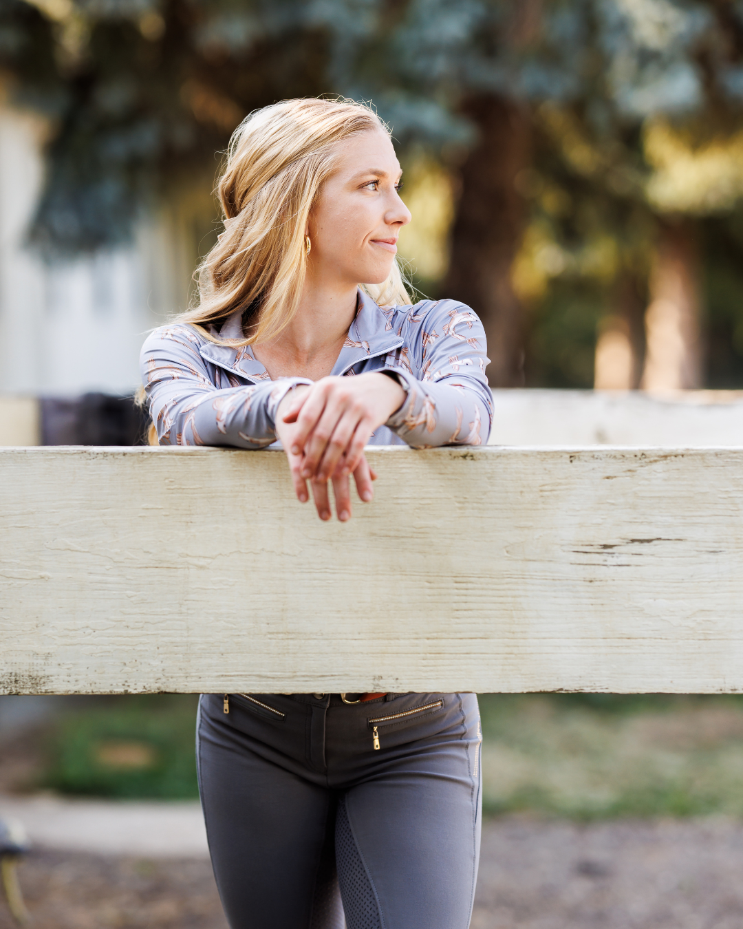 D. D. Connection Collection ELIZABETH Long Sleeved Training Shirt