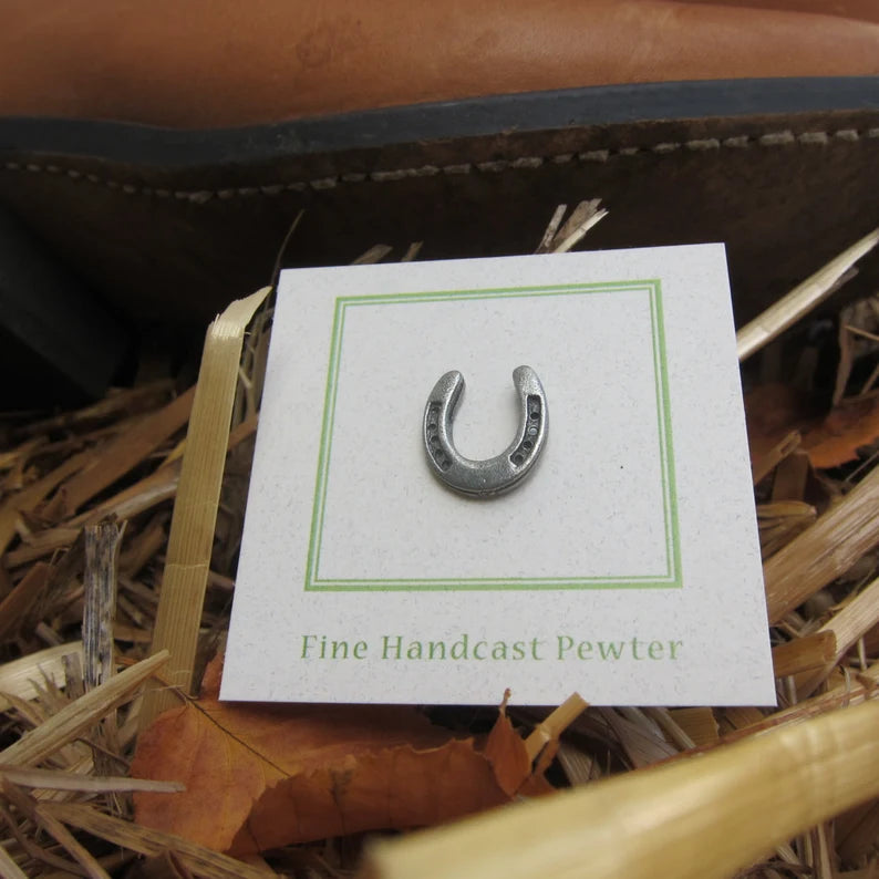 HORSESHOE LAPEL PIN