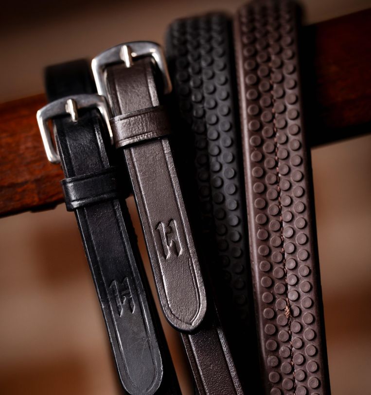 HORSEWARE THUMB GRIP RUBBER REINS