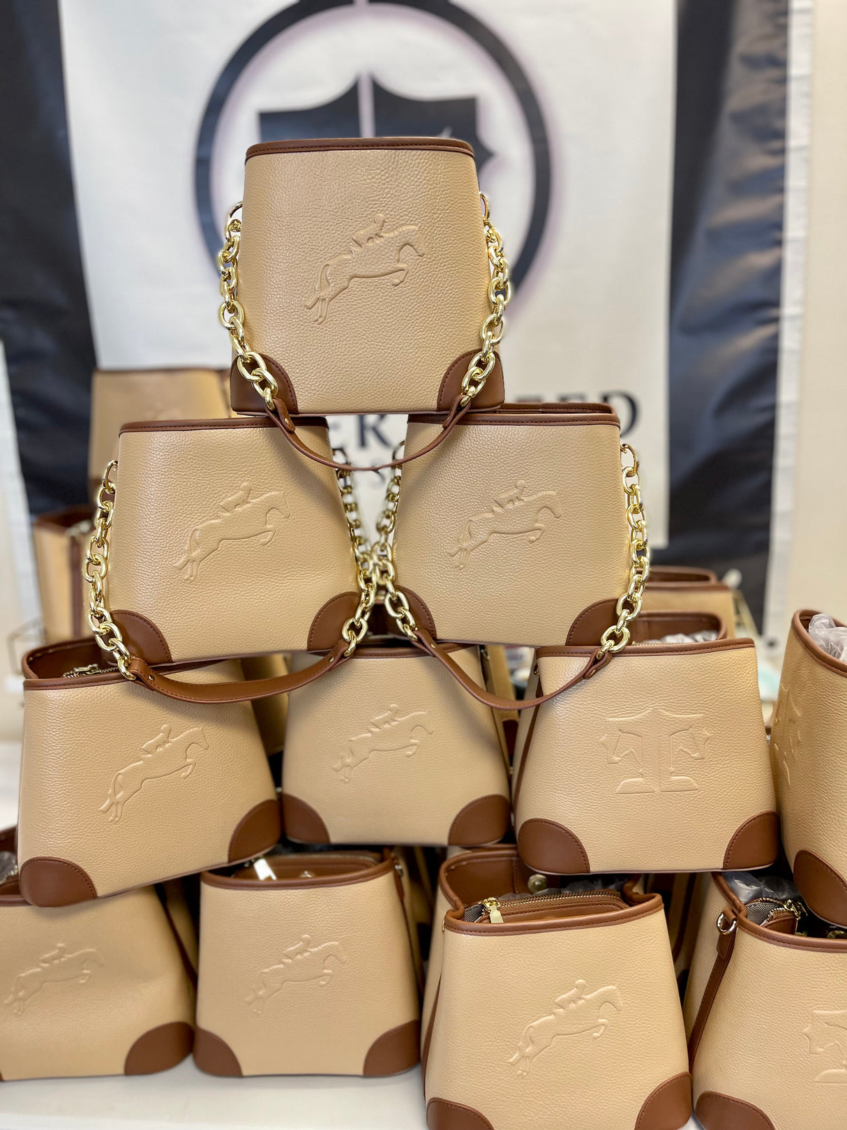 TUCKER TWEED: The Shetland