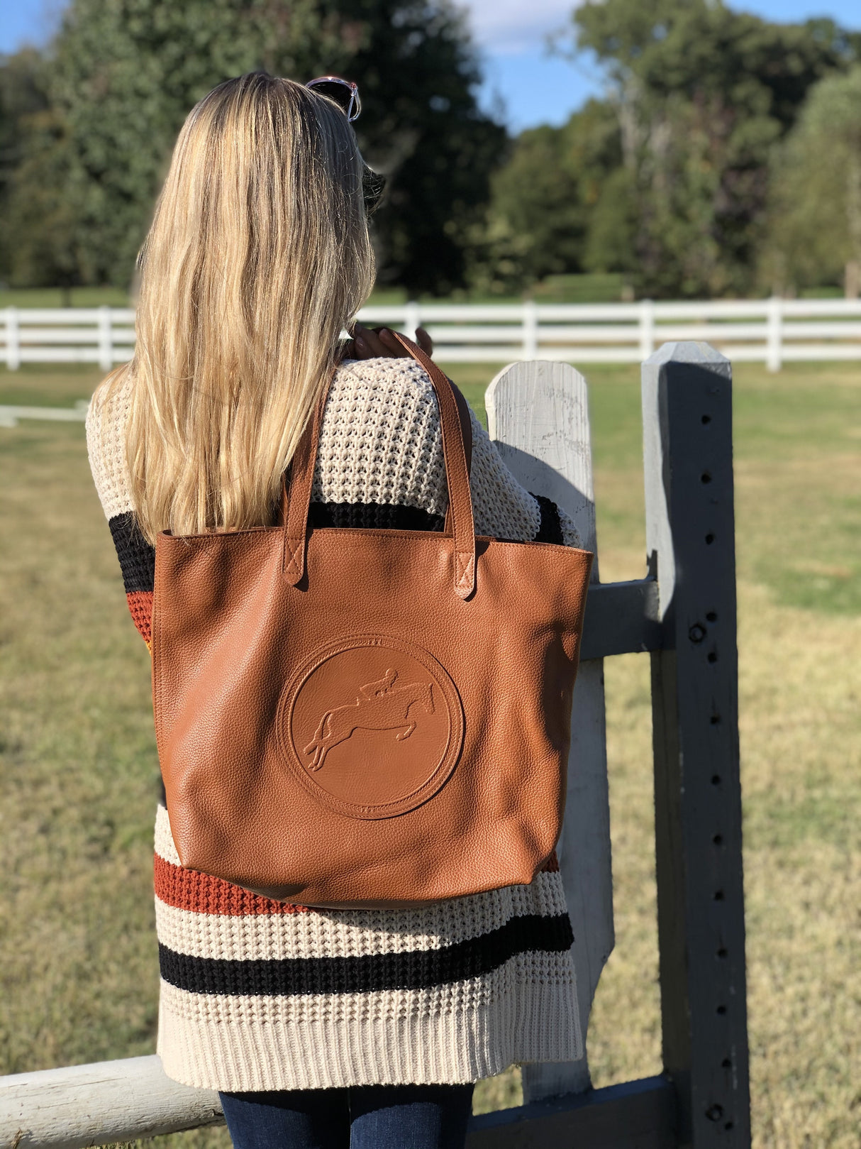 TUCKER TWEED: Sonoma Shoulder Bag: Hunter/Jumper