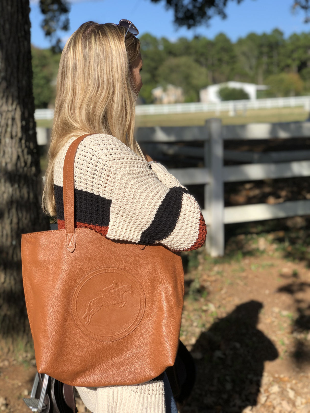 TUCKER TWEED: Sonoma Shoulder Bag: Hunter/Jumper
