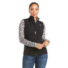 Load image into Gallery viewer, ARIAT® WOMEN&#39;S NEW TEAM SOFTSHELL VEST
