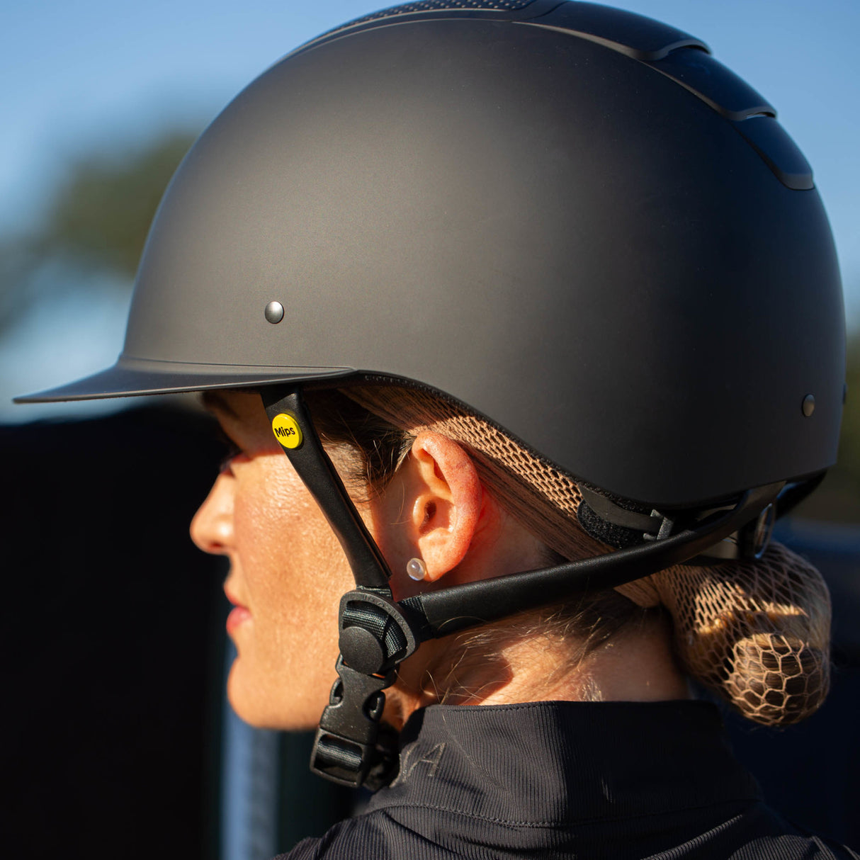 EQUINAVIA CROWN MIPS® RIDING HELMET