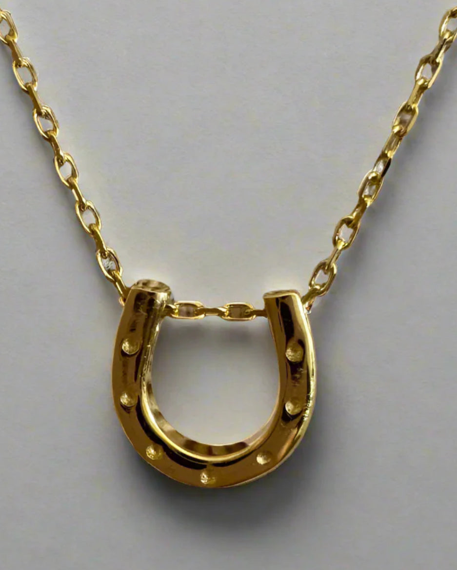 LUCKY HORSESHOE NECKLACE