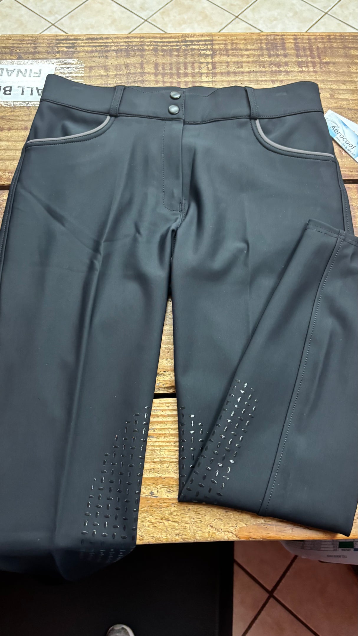 RHC BANDRI COOL ON SILICONE KNEE PATCH BREECH