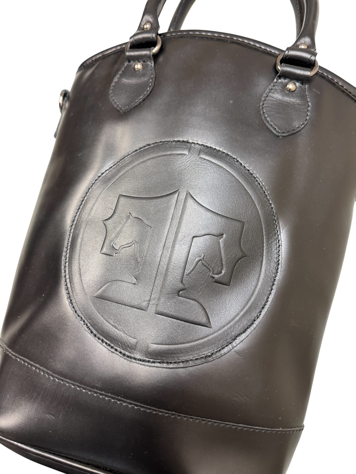 TUCKER TWEED: APRÉS-SHOW COOLER
